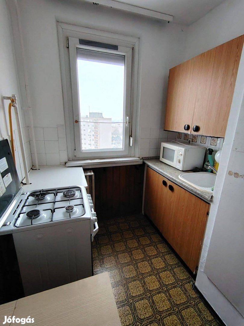 Palotavárosban, 11-es lakás eladó! Azonnal költözhető! Iár