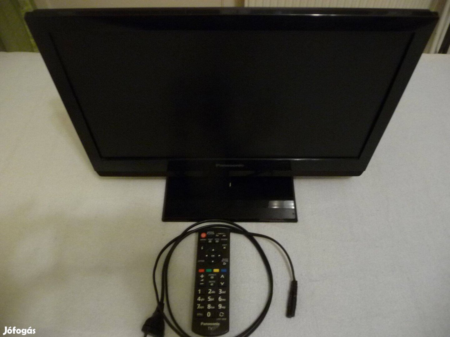 Panasonic 19" LED LCD Monitor TV USB HDMI DVB-T DVB-C