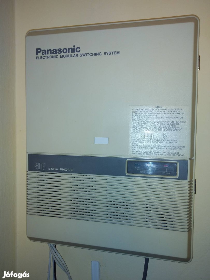 Panasonic 30810CE tel.alközpont + 1 asztali telefon