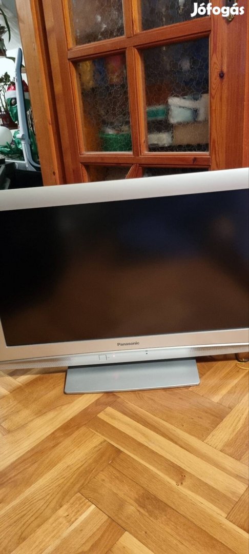 Panasonic 32" LCD televízió hibás 