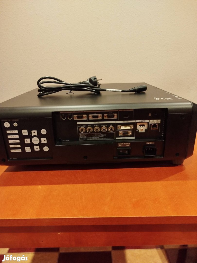 Panasonic DLP Projektor (Extrém!)