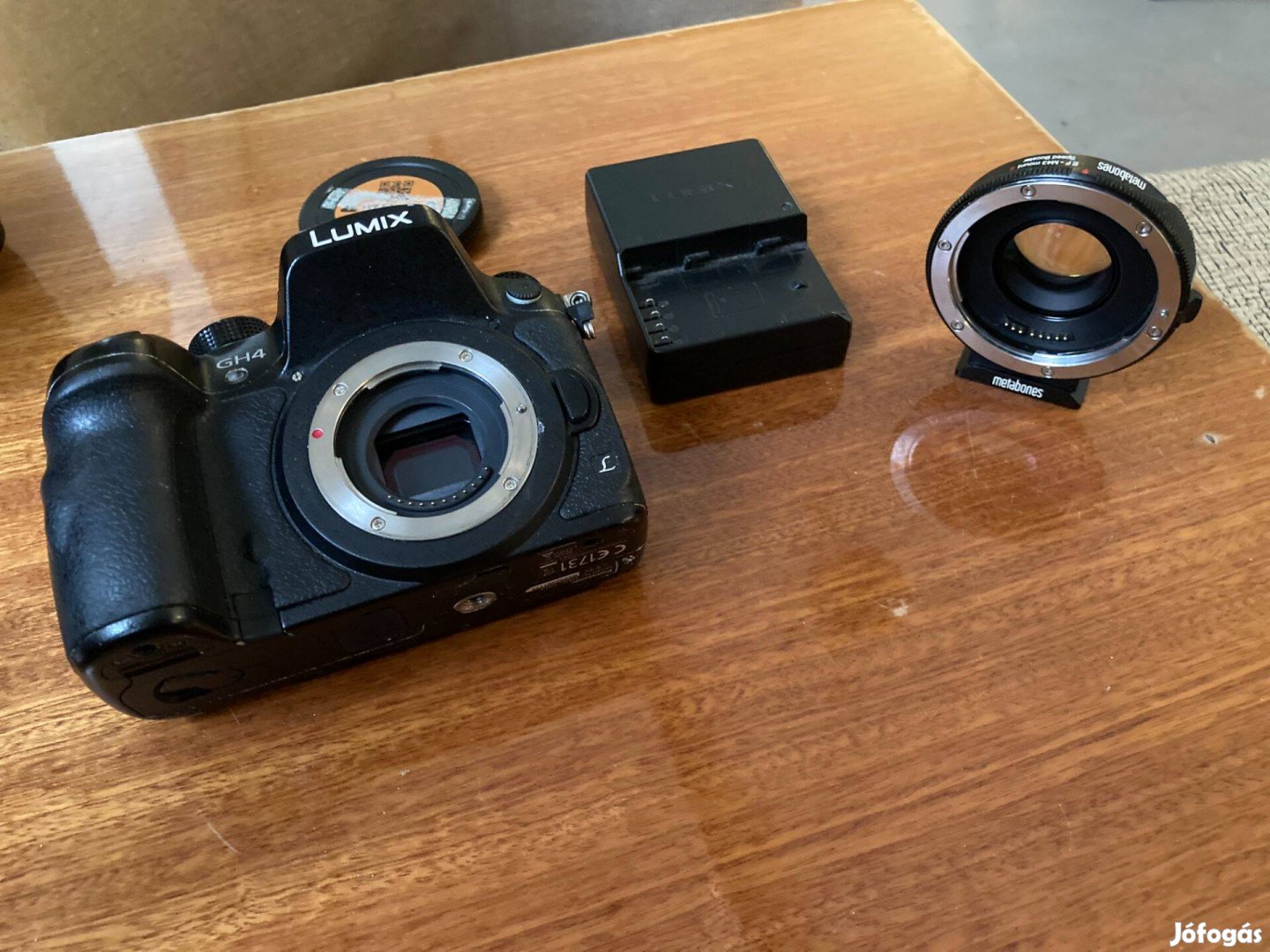 Panasonic Lumix GH4 váz + Metabones EF-M43 Mount S Speed Booster