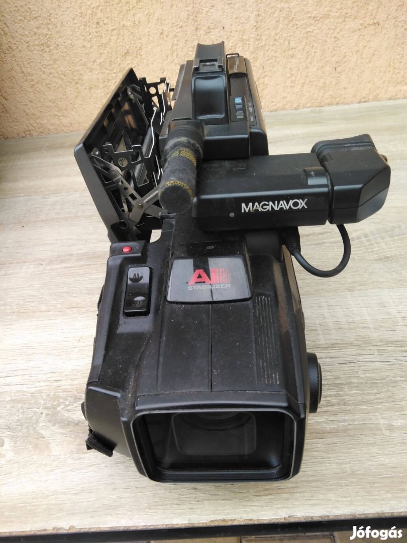 Panasönic Magnafox Néven Pfesinal Kamera VHS 10000FT