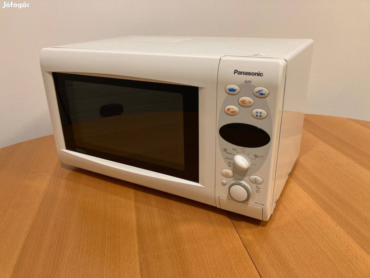 Panasonic NN-J155W mikrohullámú Sütő