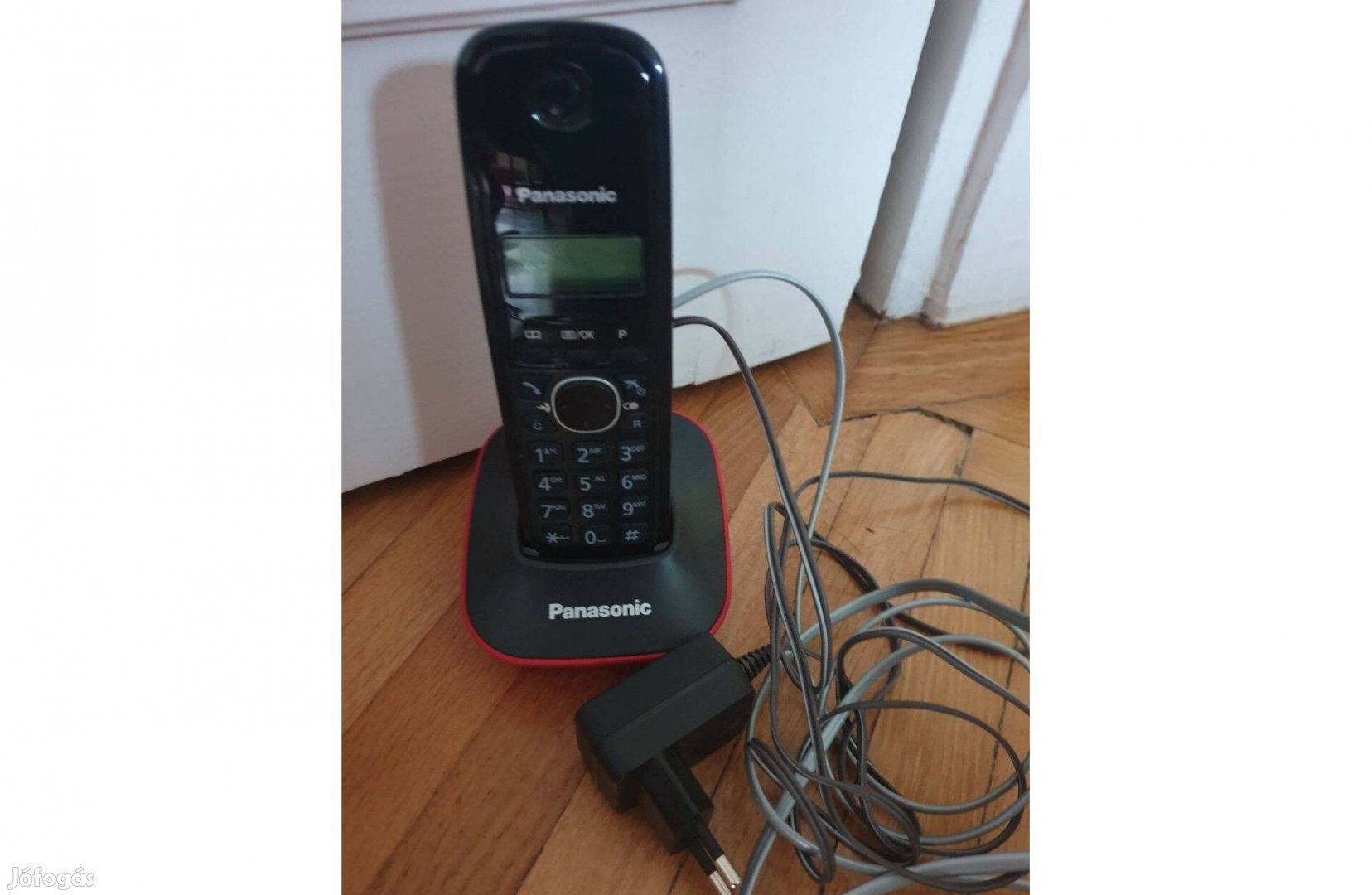 Panasonic telefon, nyomógombos, piros