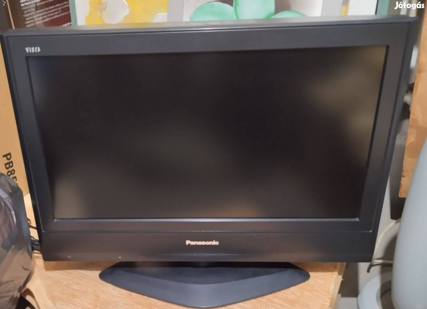 Panasonic viera 66cm LCD tv újszerű ajándék falikonzollal