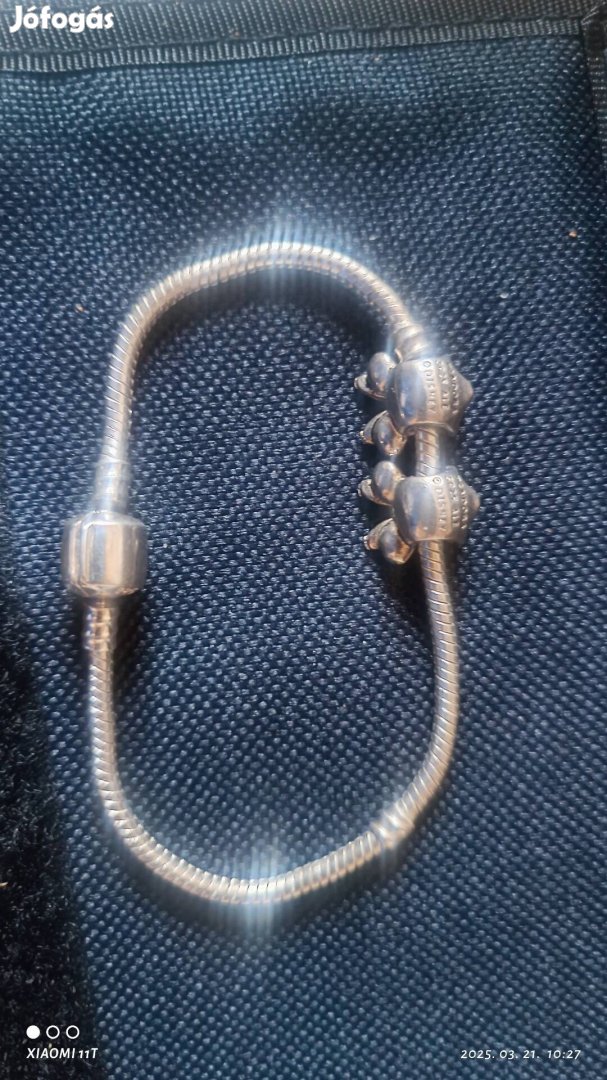 Pandora ezüstök. Három charm. Egy karkötő. Posta 