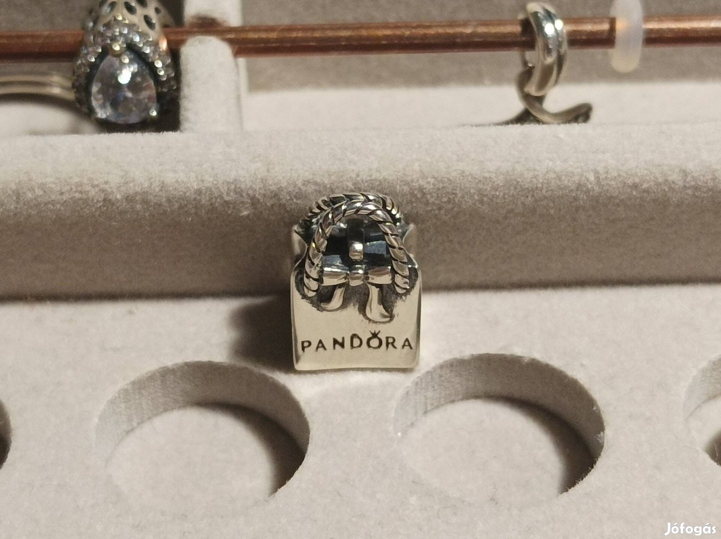 Pandora táska charm 