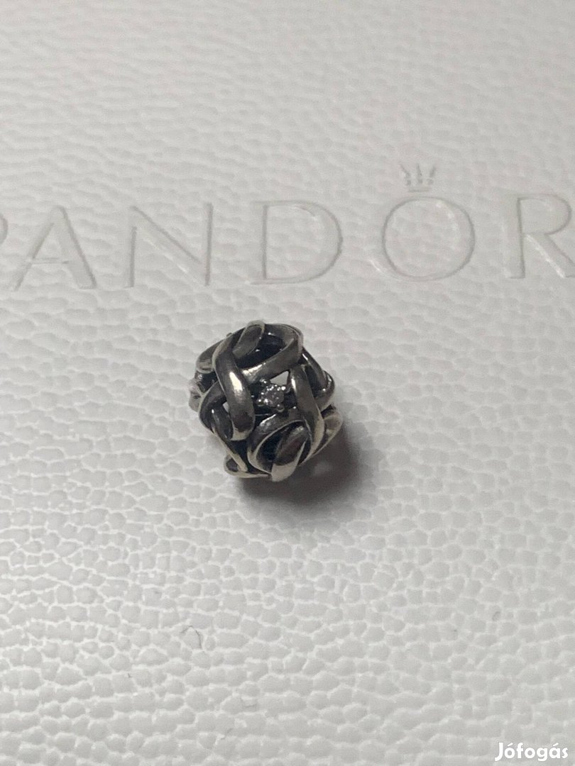 Pandora végtelen csomó charm