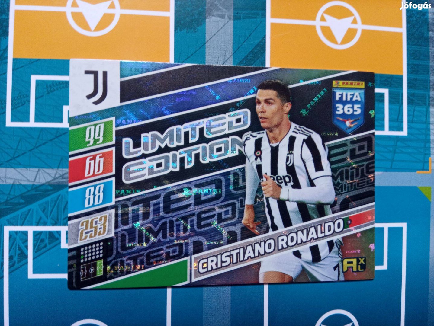 Panini FIFA 365 2022 Adrenalyn Cristiano Ronaldo Limited kártya