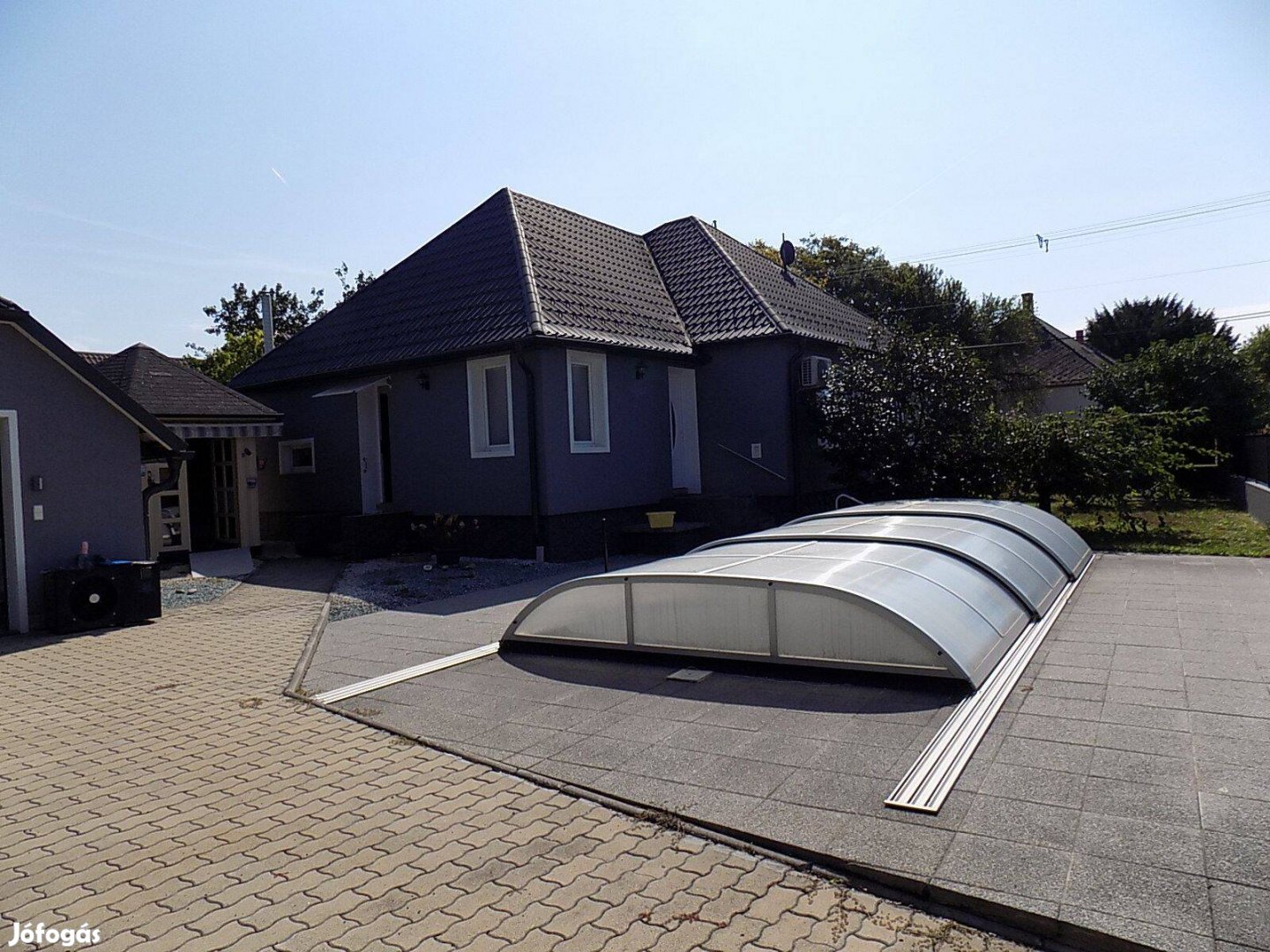 Pannonhalma szívében, azonnal költözhető, szép családi ház