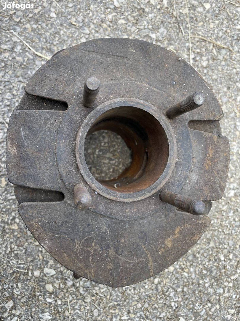 Pannónia P12 henger