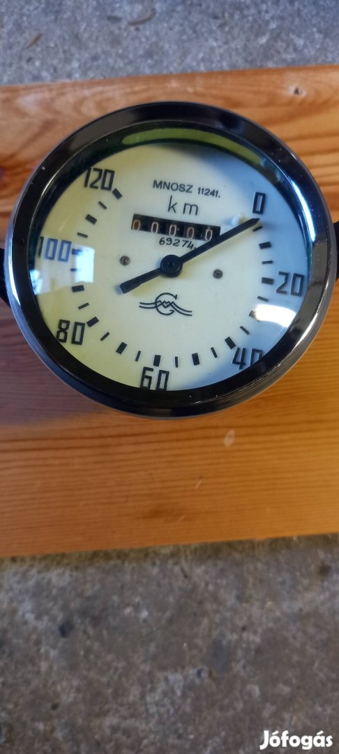 Pannónia TL250 kilométer óra