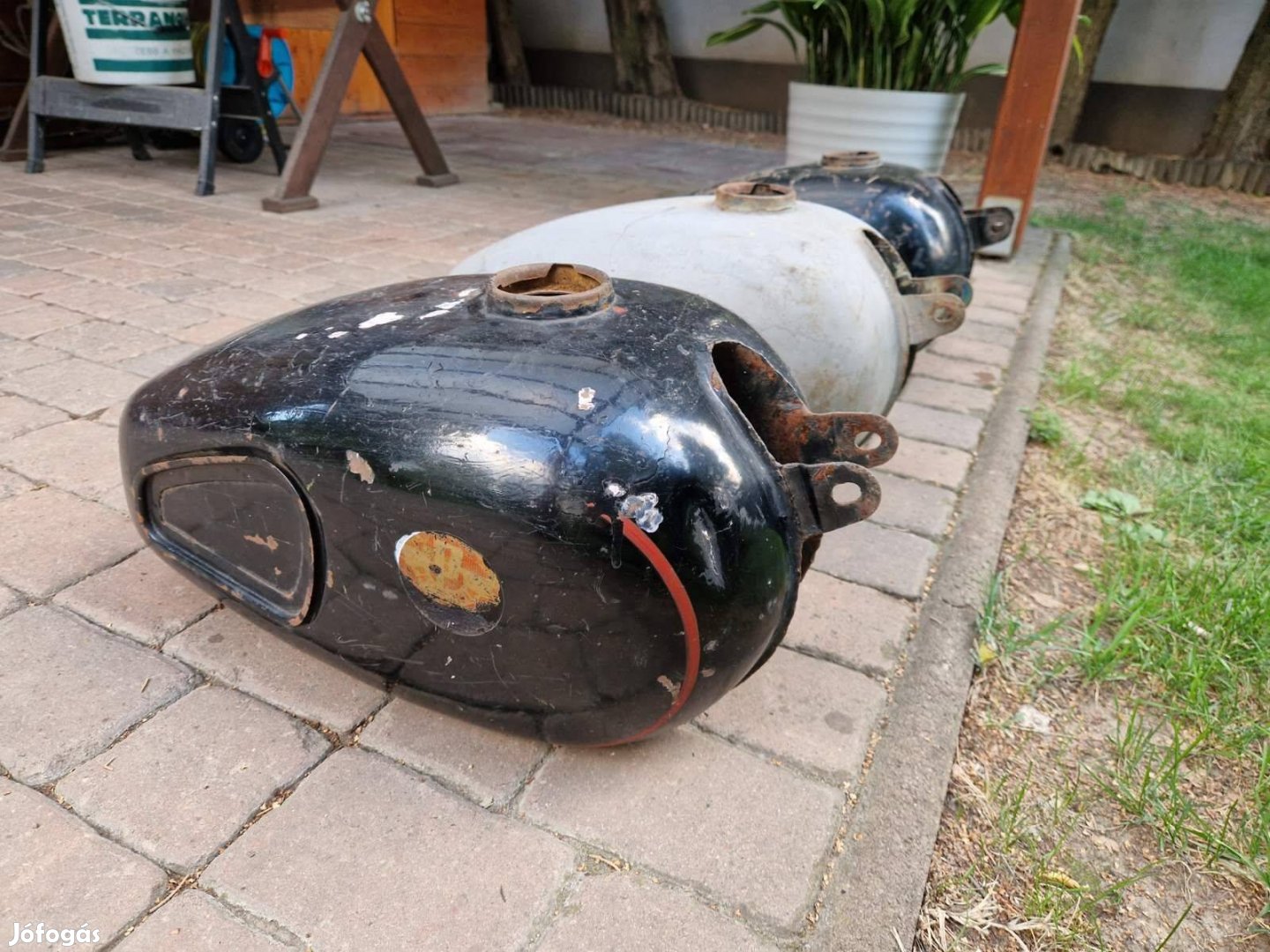 Pannónia TLF T1 veterán régi motor tank üzemanyagtankok