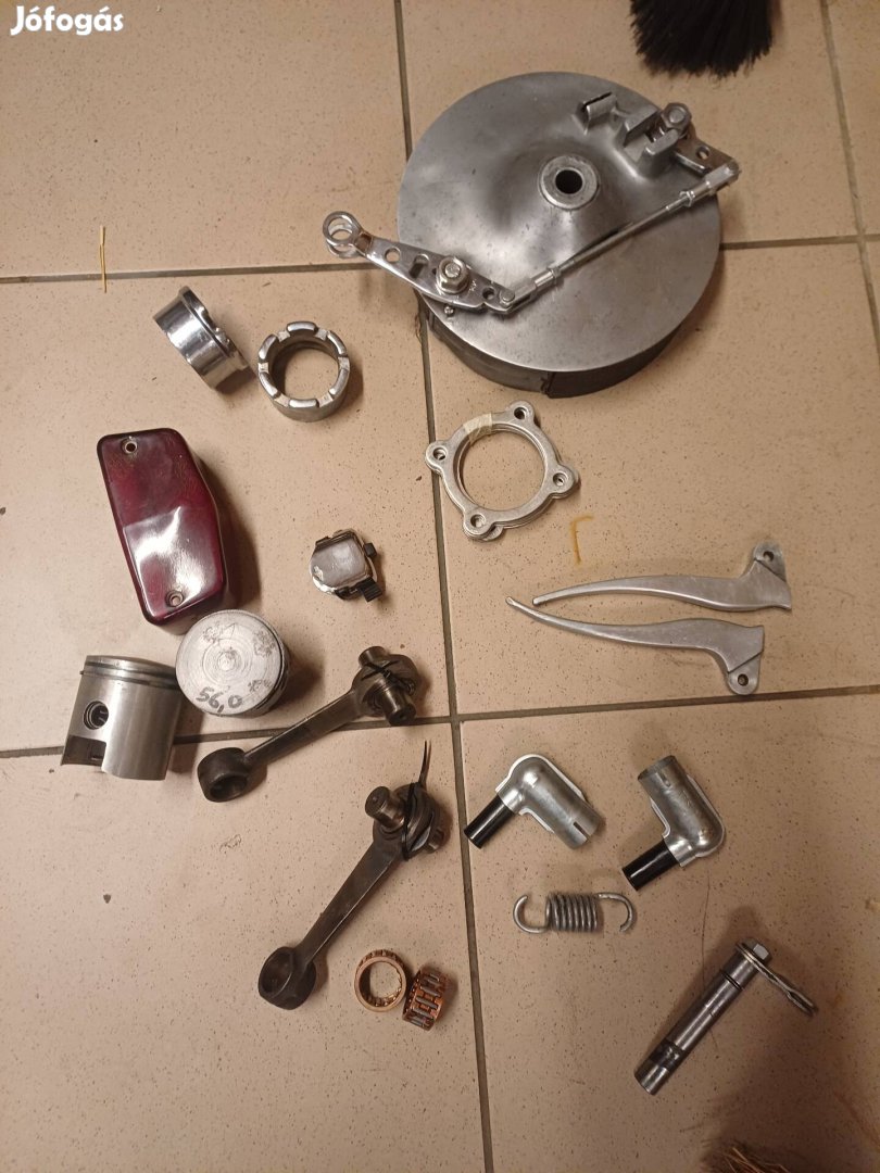 Pannónia alkatrész.