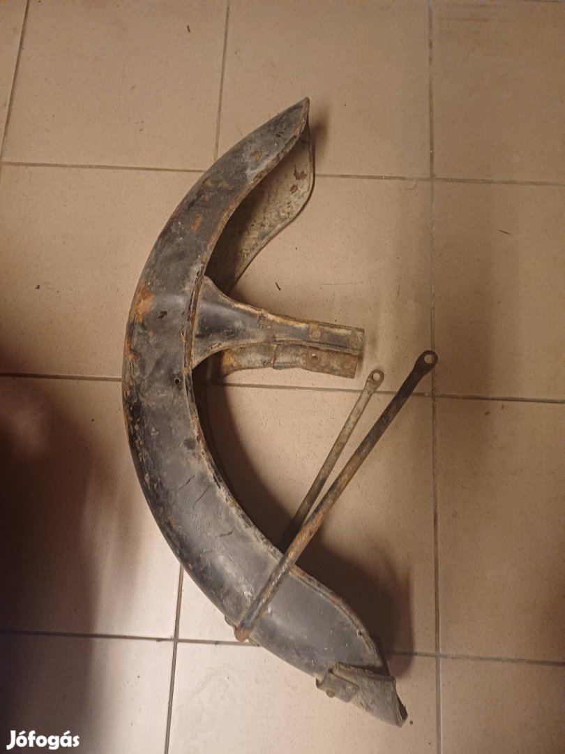 Pannónia fém első sárvédő.