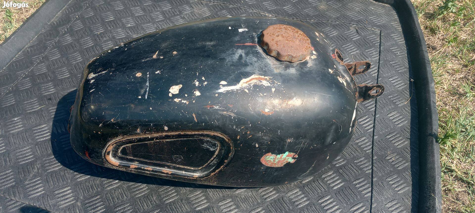 Pannonia motor üzemanyag tank