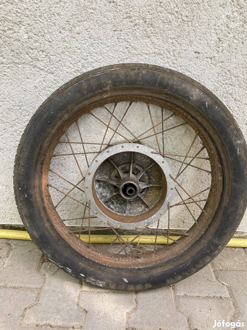 Pannónia motorkerékpár kerék. 