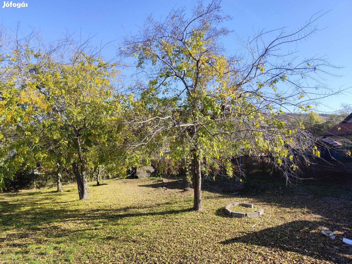 Panoráma, csendes utca, összközműves telek