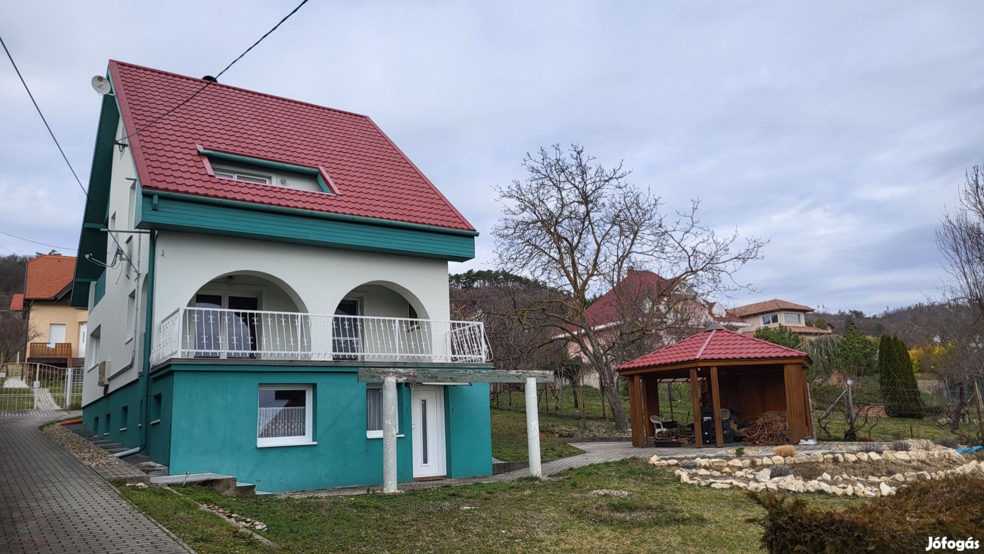 Panorámás családi ház eladó Balatongyörökön!