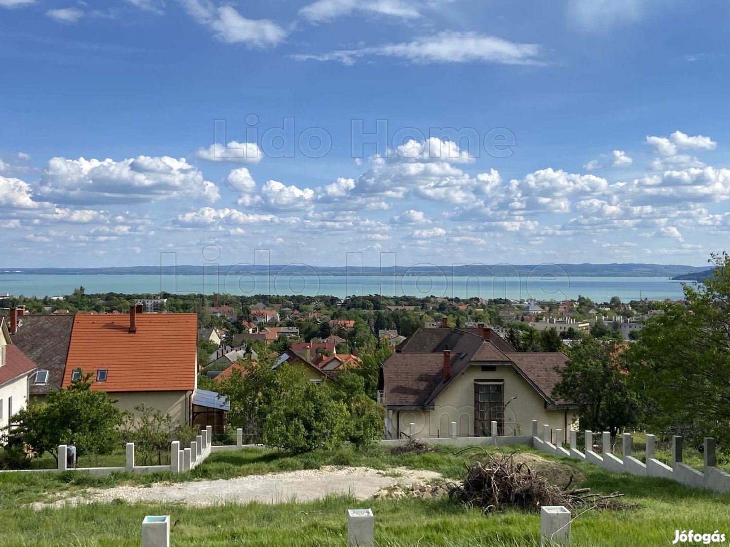 Panorámás építési telek Balatonfüreden