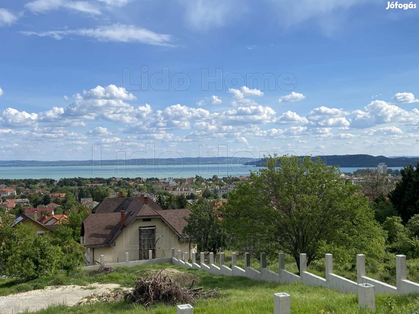 Panorámás építési telek Balatonfüreden