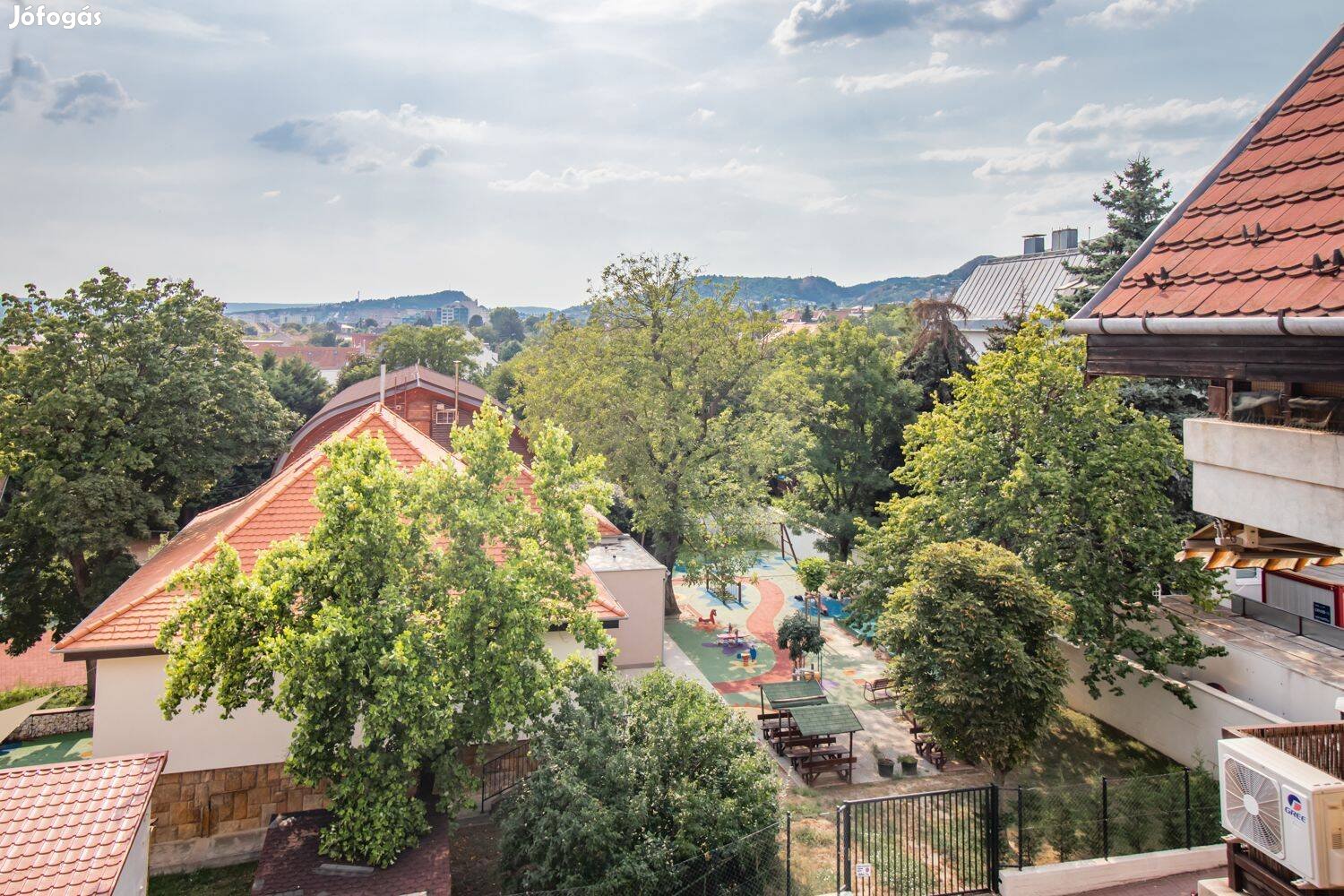 Panorámás kétszintes lakás Budaörsön