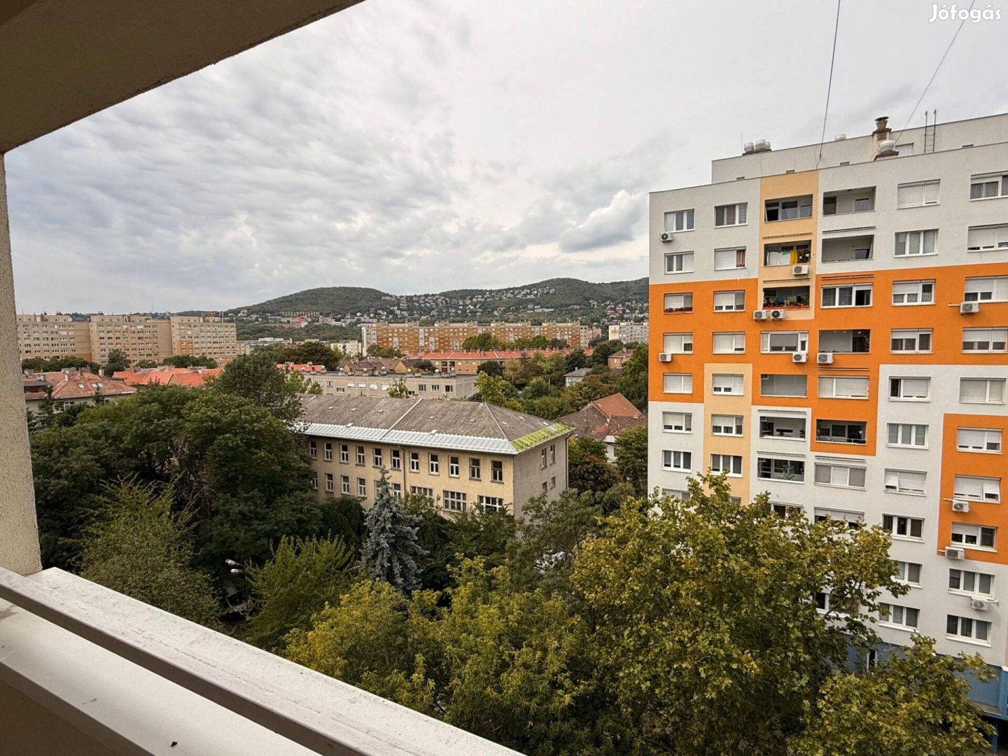 Panorámás panellakás Óbuda
