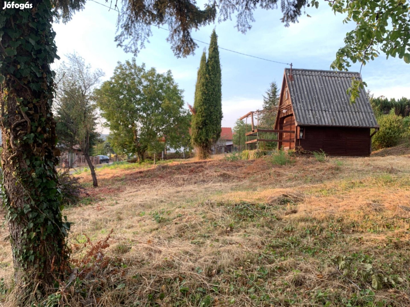 Panorámás telek a Mecsekoldalon a Donátusban, kisházzal Eladó!