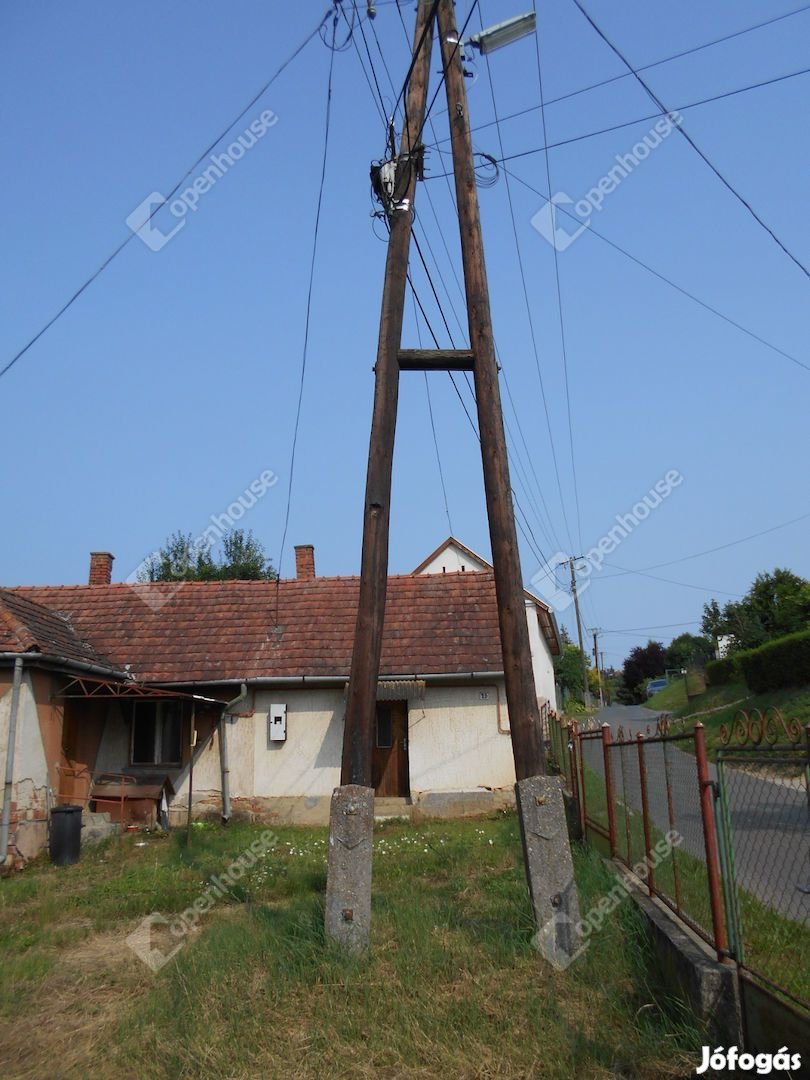 Panorámás telek eladó, házzal