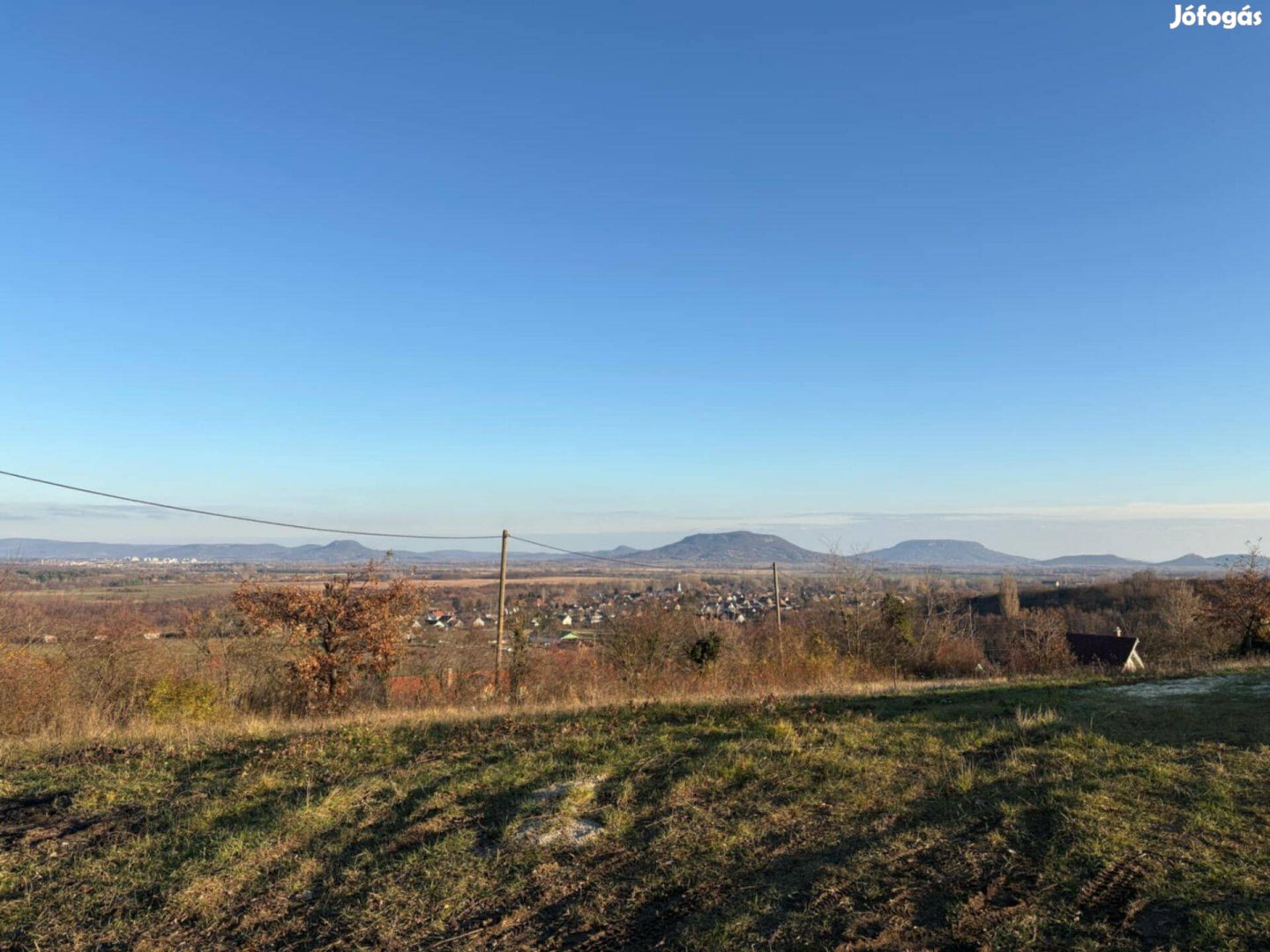 Panorámás zártkerti ingatlan,Lesenceistvándon!