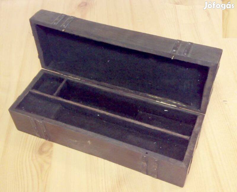 Pántolt, ékszeres ládika, rekeszes igényesen megmunkált