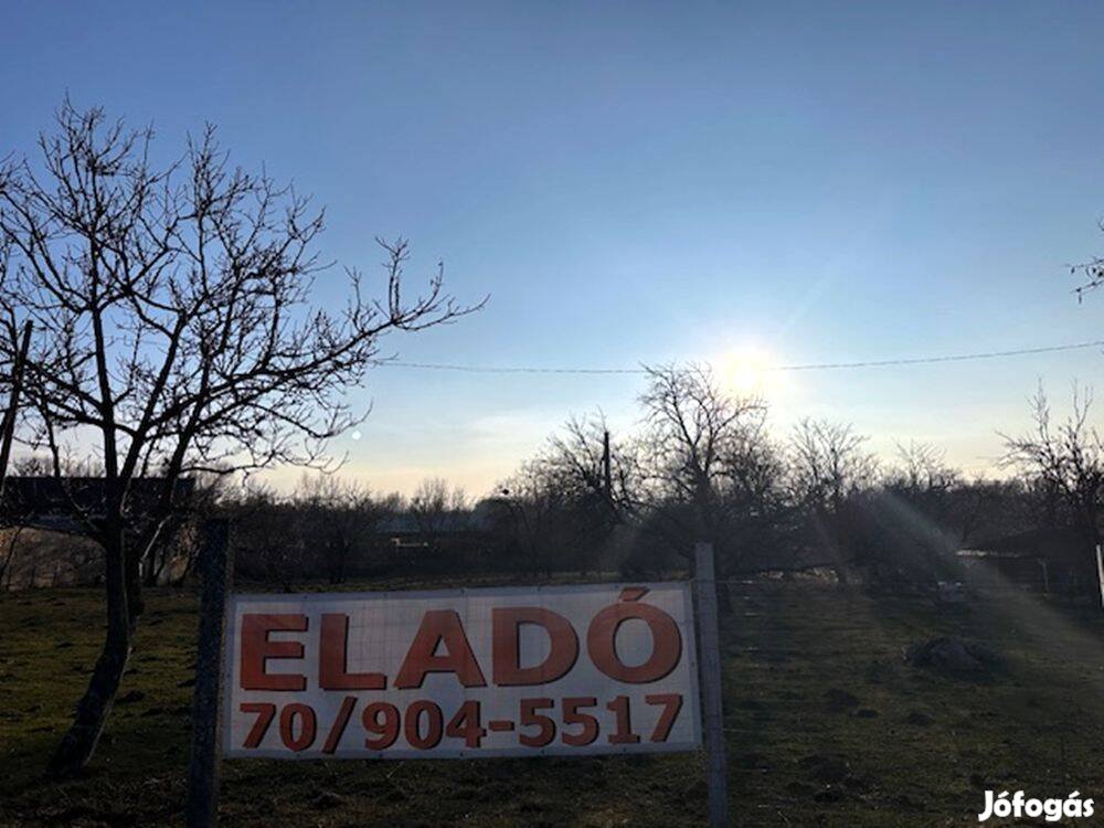 Pápa-Tapolcafőn vegyes hasznosítású 5272 m2-es telek a