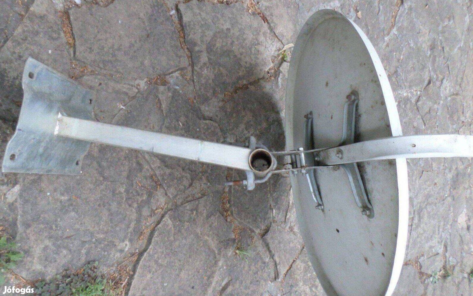 Parabola TV antenna fém tartó