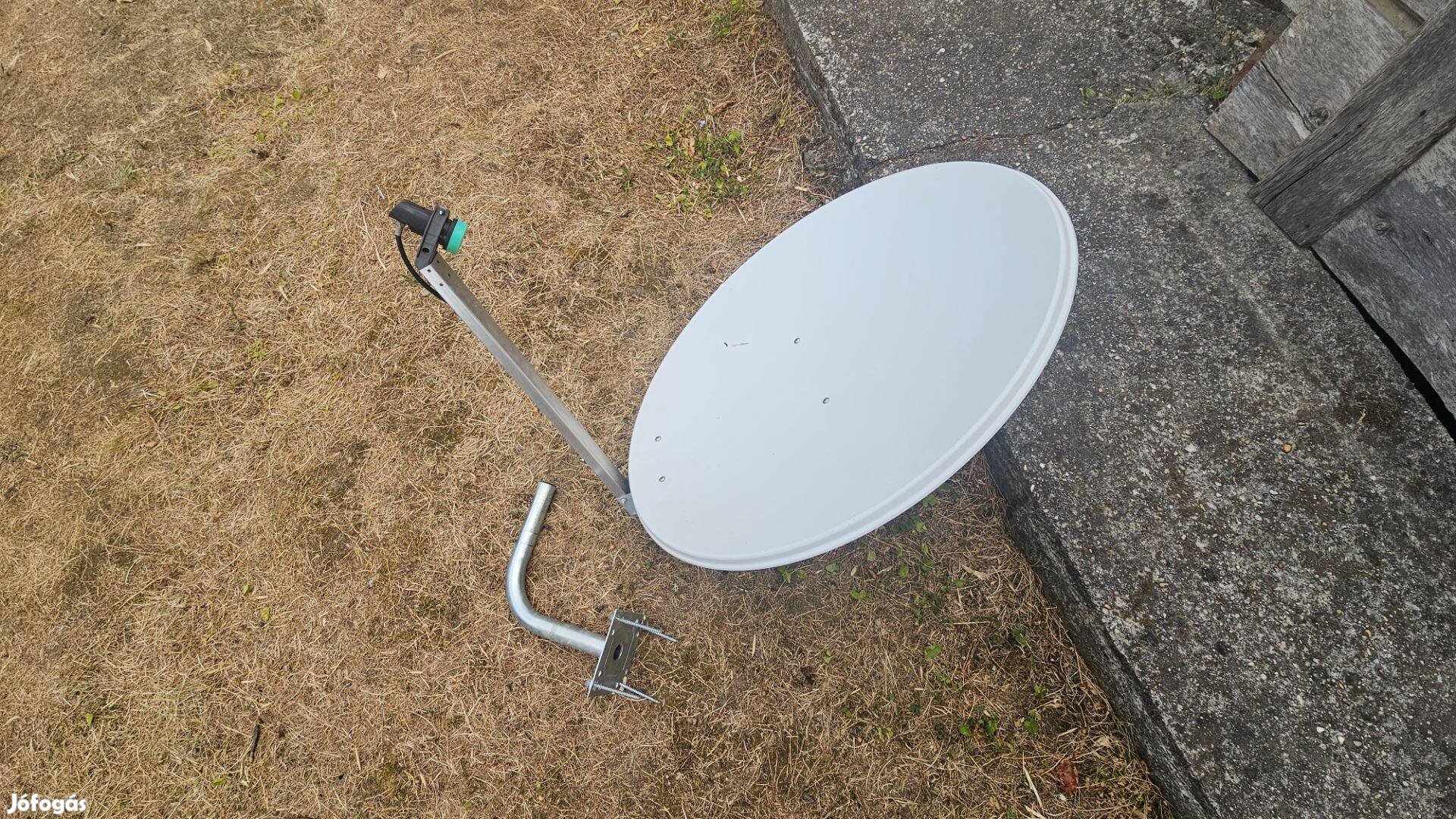 Parabola antenna, konzollal es vevöfejjel