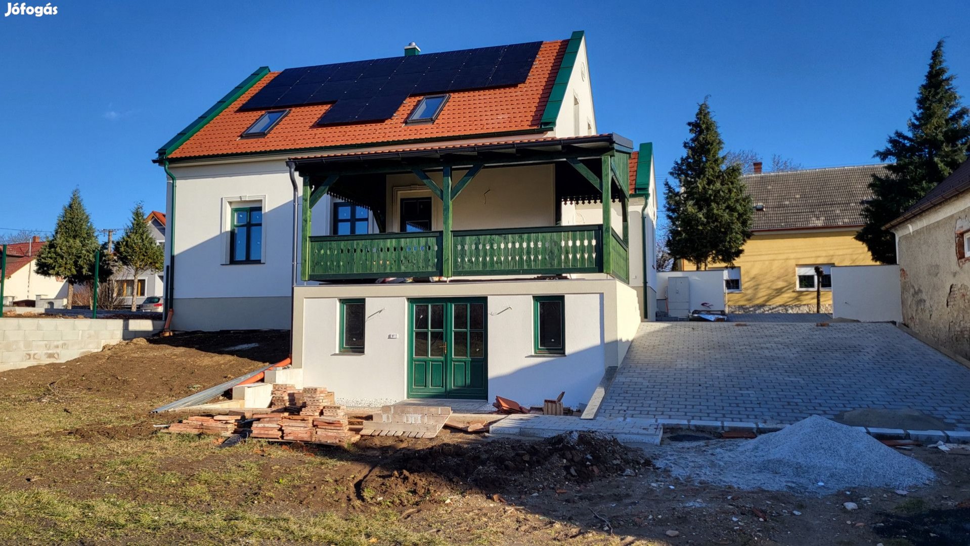 Páratlan tervezésű 4 külön szobás családi ház eladó az osztrák határ