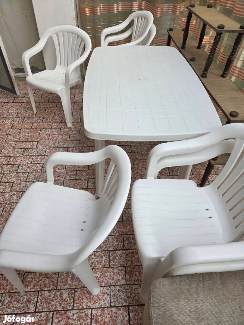Paris műanyag kerti szék 6 db 1 db nagy asztal