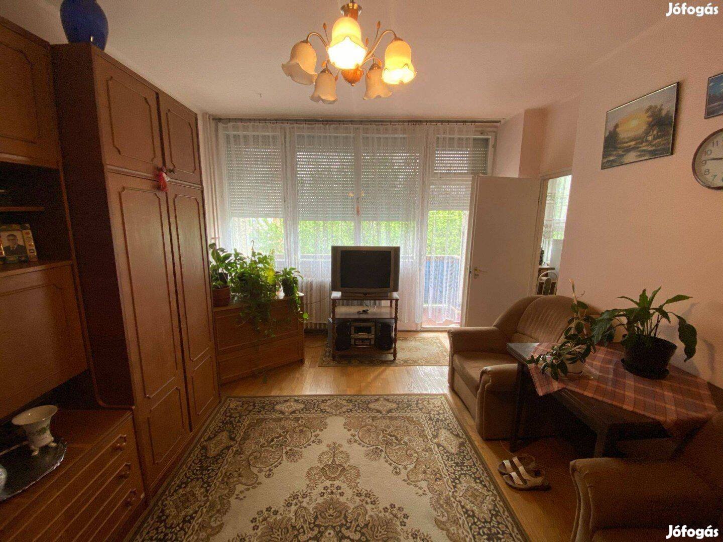 Parkos övezeti, 2 szobás erkélyes lakás Szombathely,