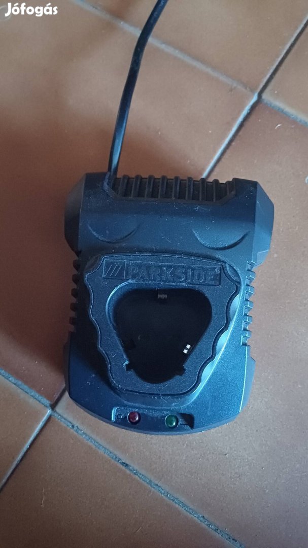 Parkside 12V akkumulátor töltő. Régebbi tipus