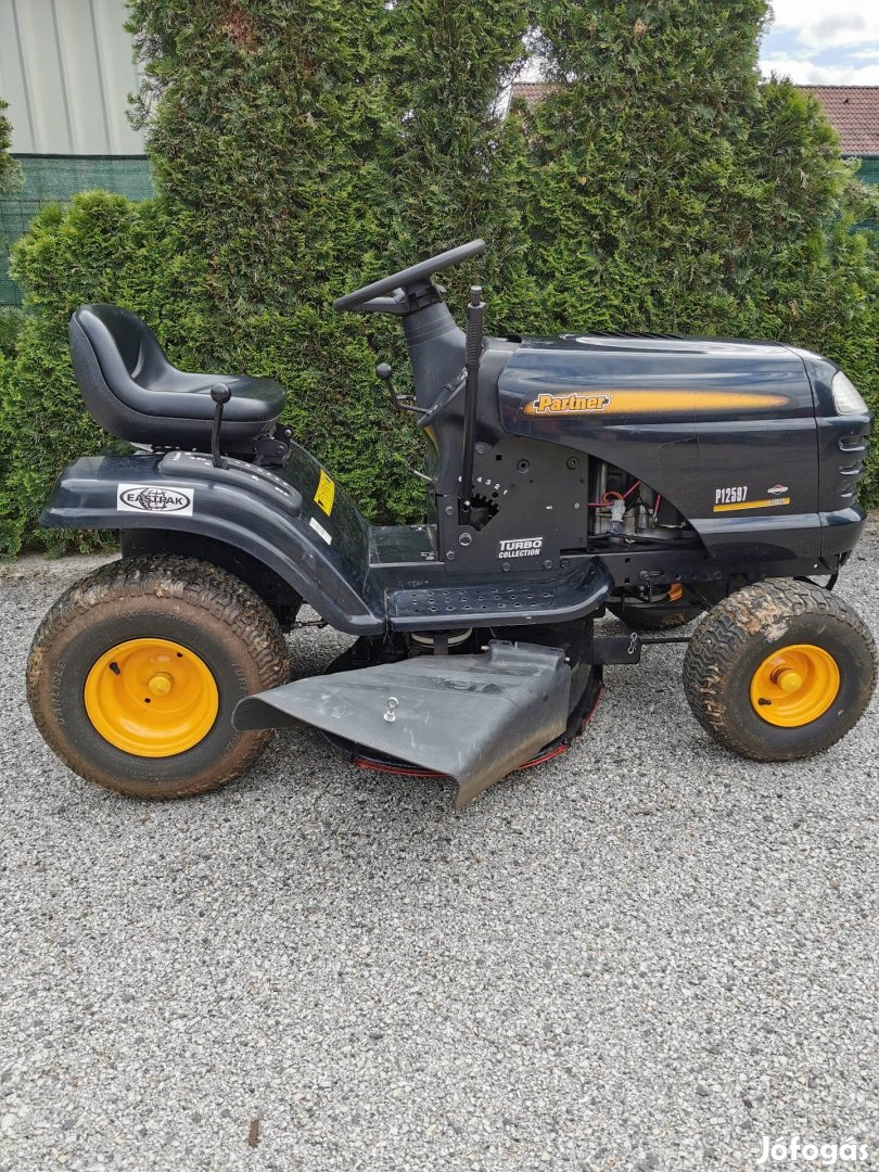 Partner (Husqvarna) oldalkidobós fűnyíró traktor 