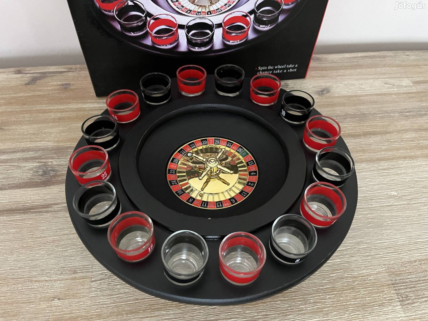 Party roulette játék 16 pohárral, ivós rulett