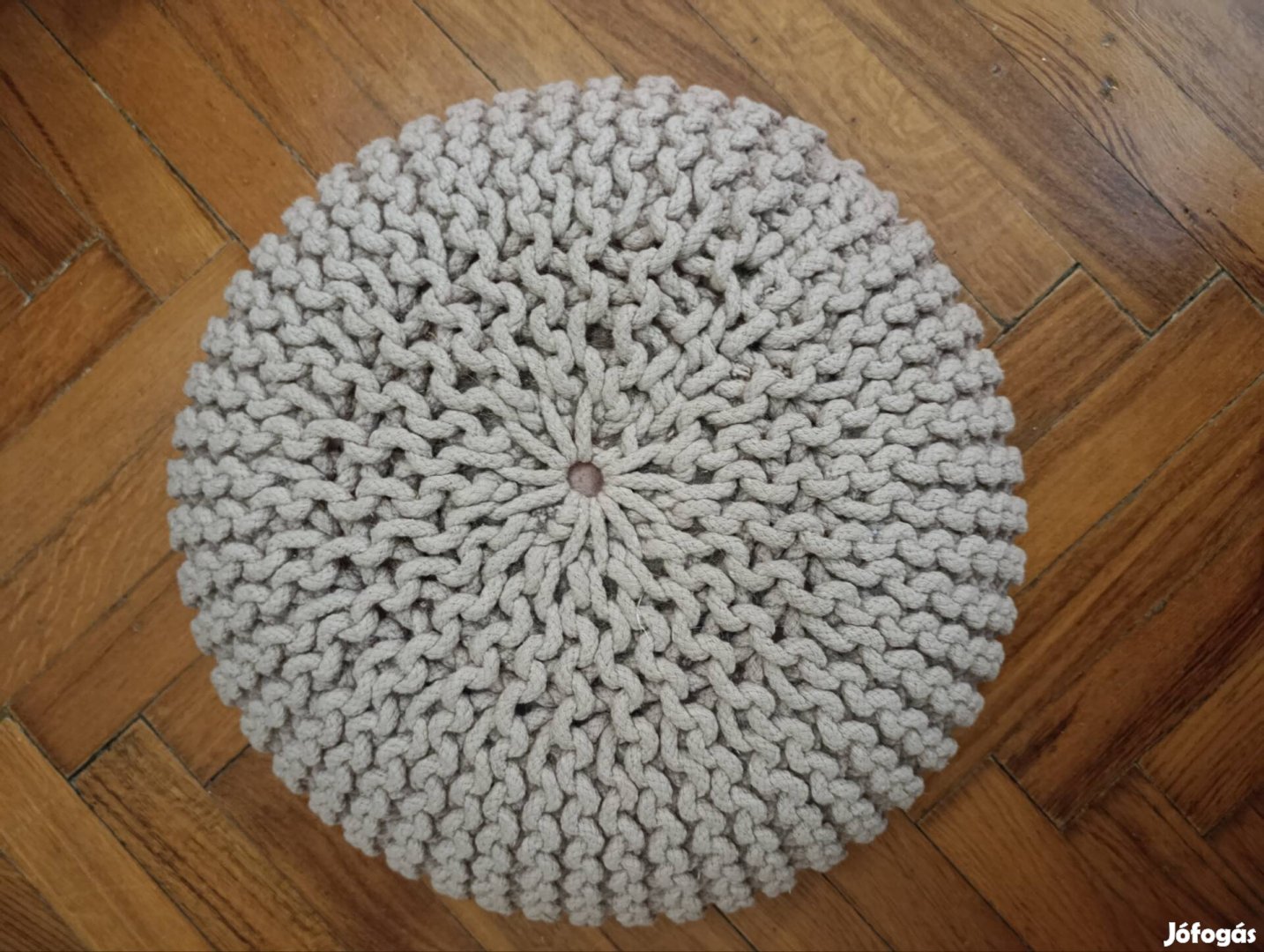 Pasztellpink puffülőkelábtartó