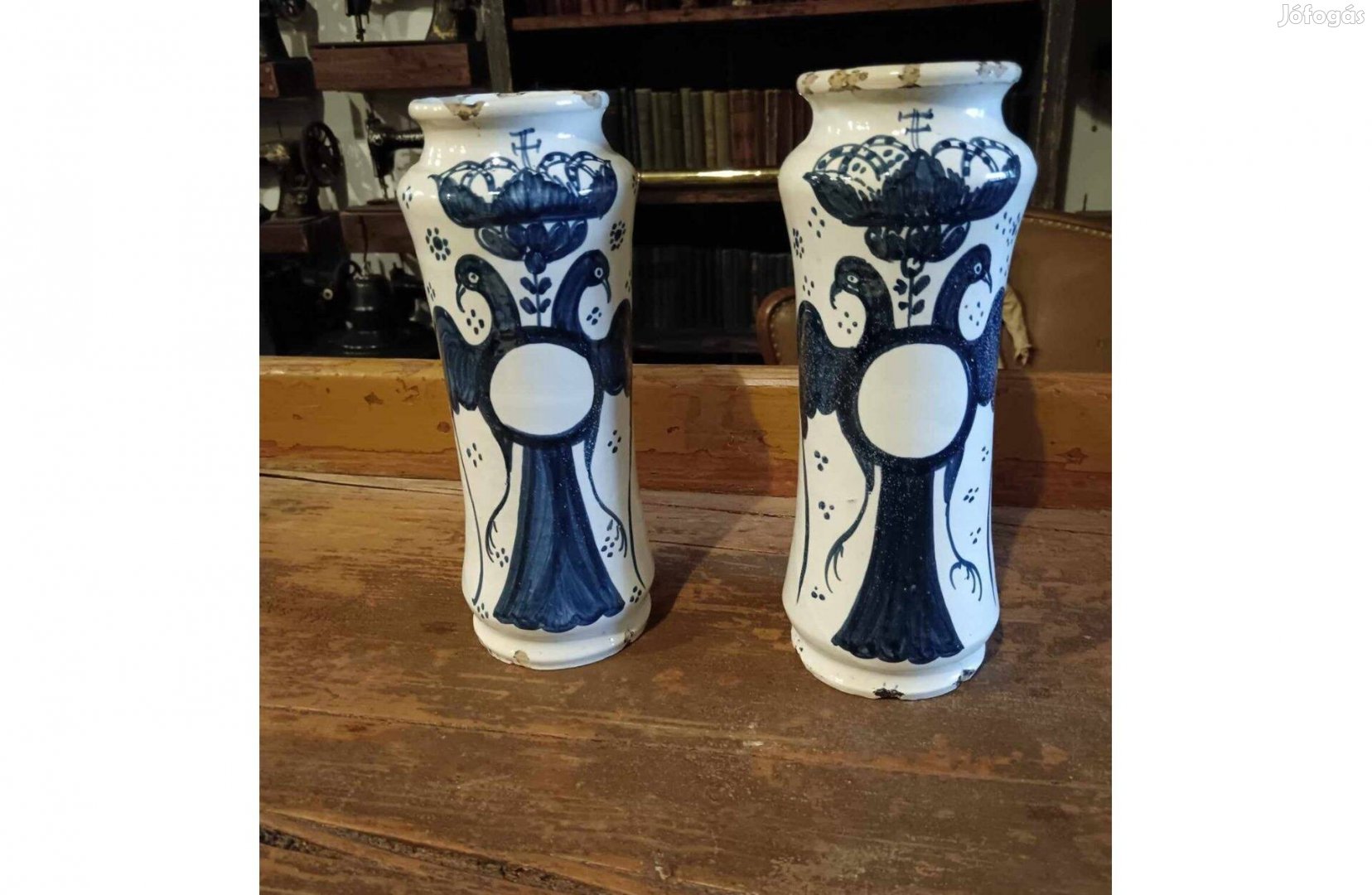 Patikai ónmázas itáliai fajanszok a 18. századból, nagyon