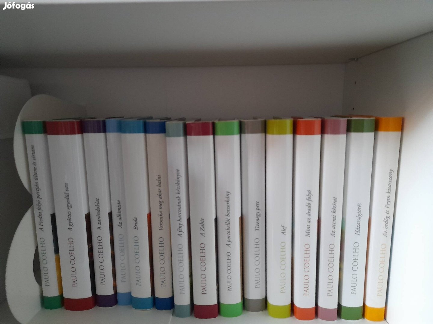 Paulo Coelho könyvek eladók 