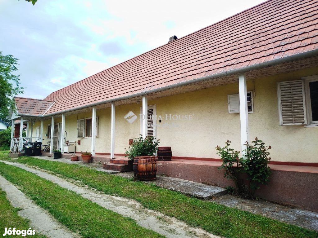 Pázmándi eladó 115 nm-es ház