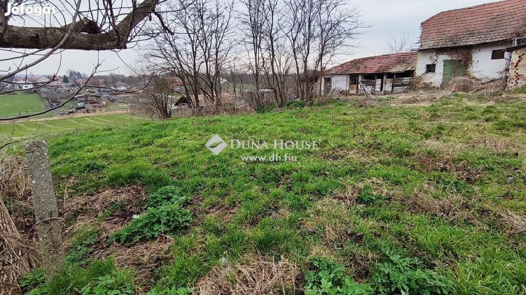 Pázmándi eladó 3520 nm-es telek