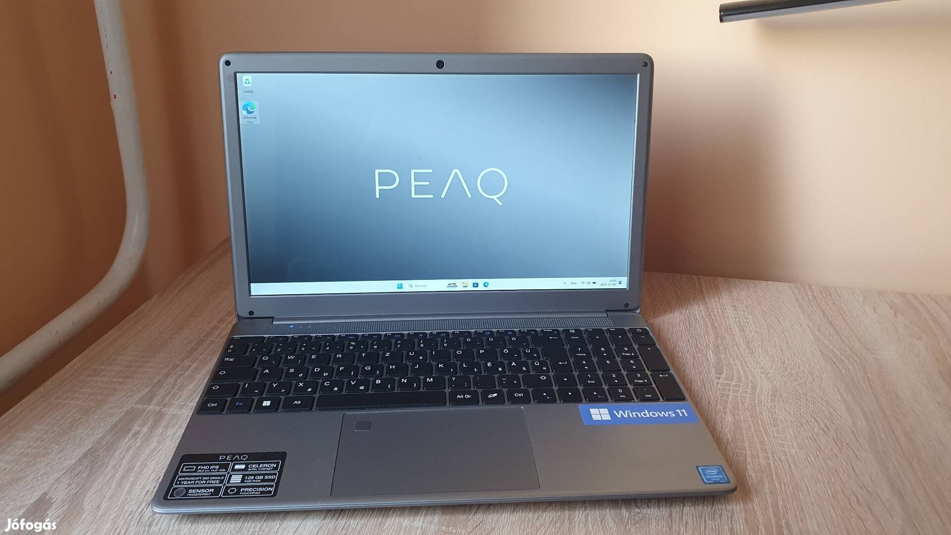 Peaq C151V-1G428H laptop