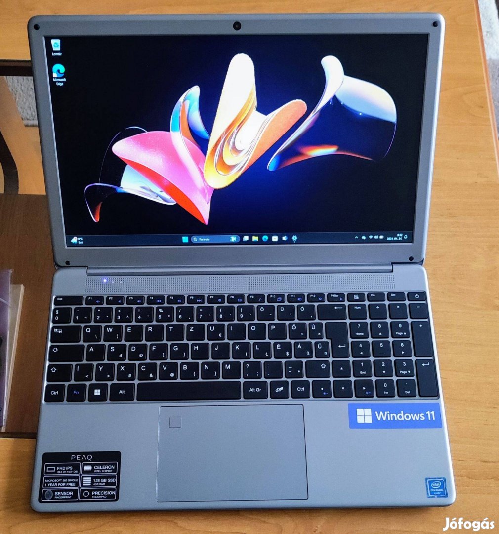 Peaq C151V vékony kivitelű újszerű garanciás laptop