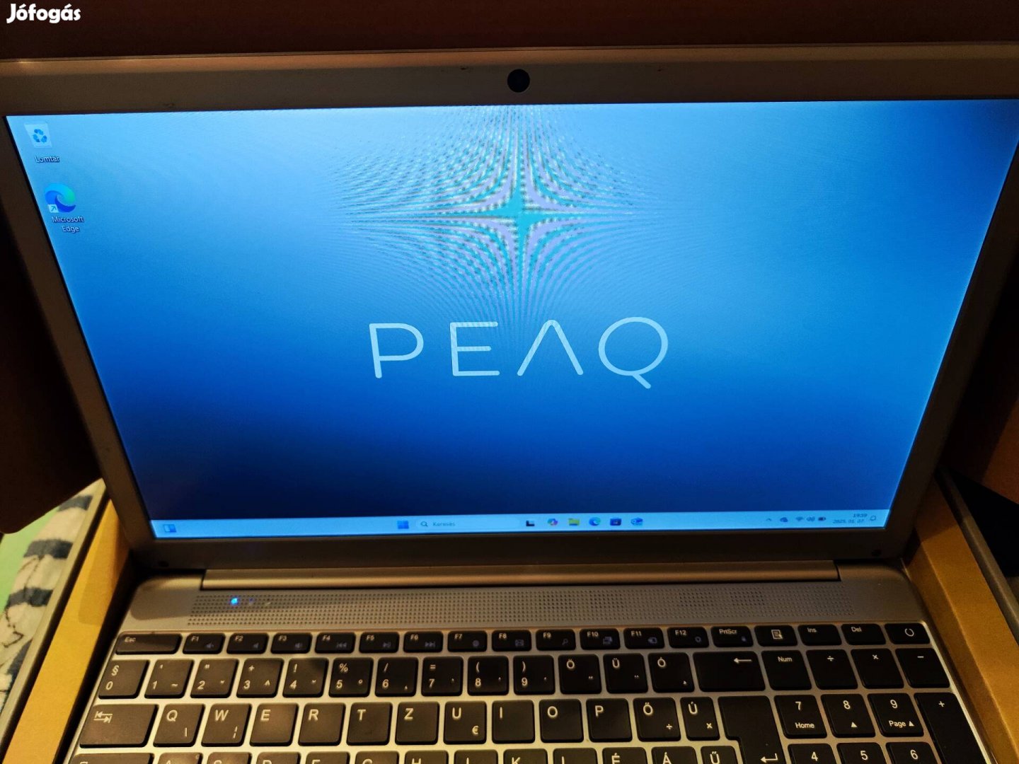 Peaq  4/128GB Win11 újszerű notebook 