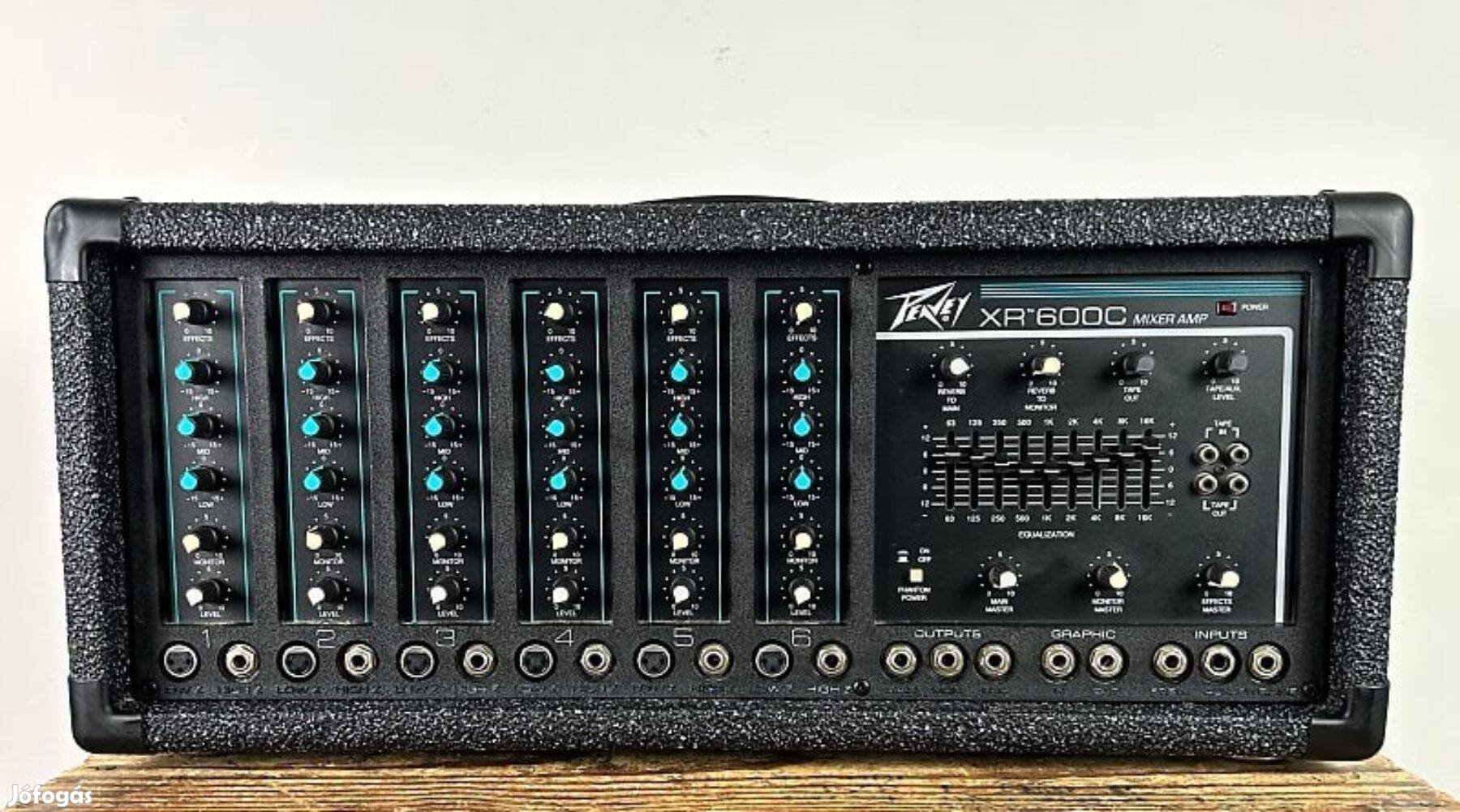 Peavey XR 600C powermixer eladó